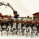 Imagen para el artículo titulado Esta casa andante de Lego es tan aterradora como fascinante